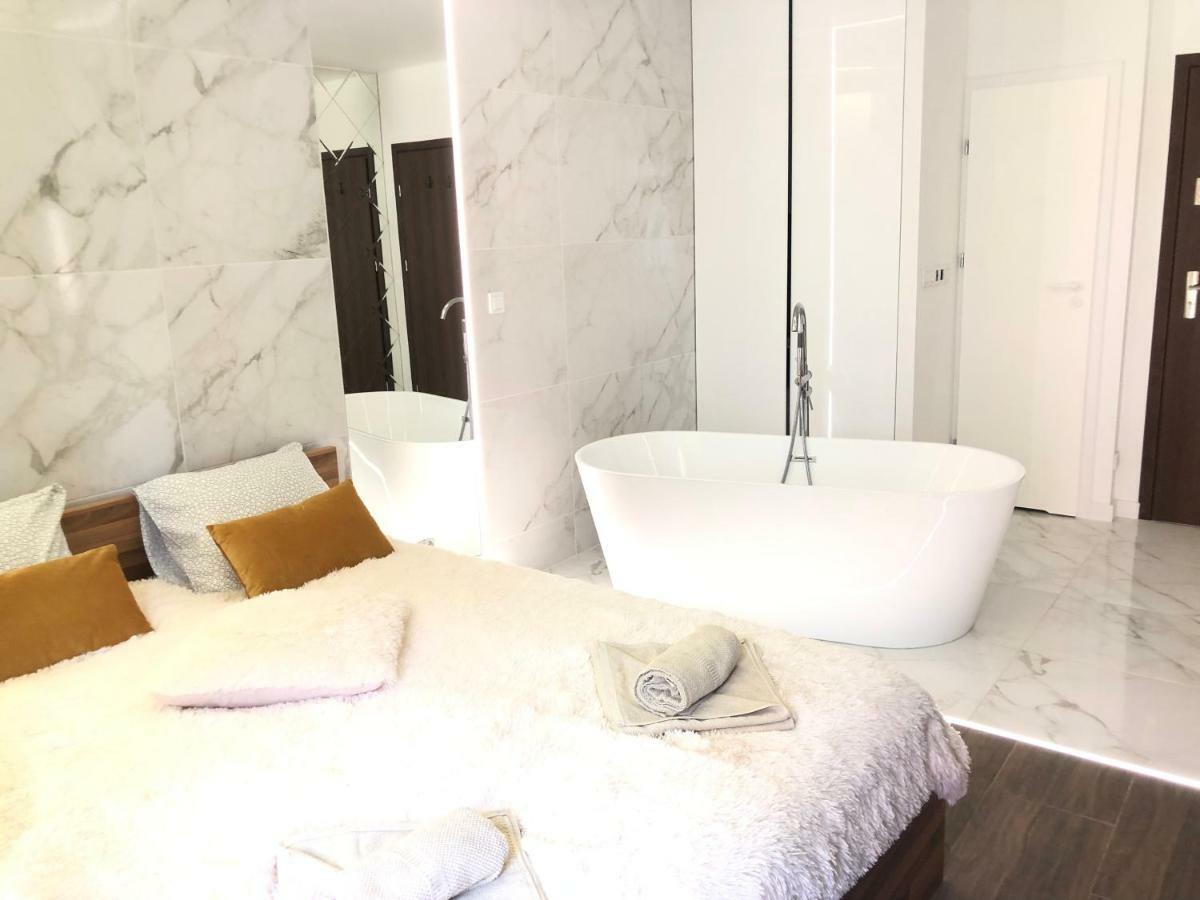 Yourapart Chmielna Park Exclusive Z Wanna Wolnostojaca Lub Jacuzzi 格但斯克 外观 照片